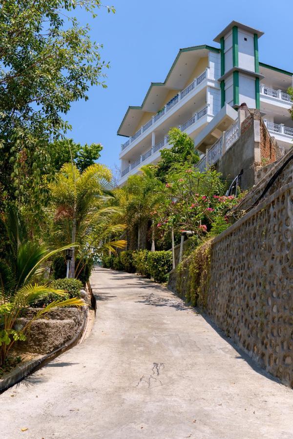 Monte Prundi Hotel Labuan Bajo Dış mekan fotoğraf
