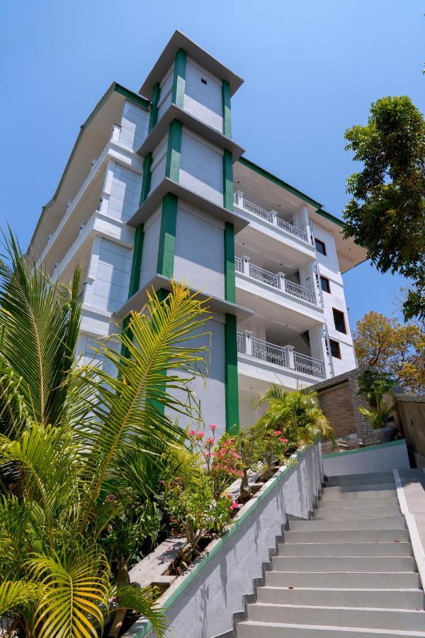 Monte Prundi Hotel Labuan Bajo Dış mekan fotoğraf