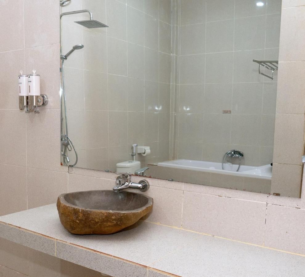 Monte Prundi Hotel Labuan Bajo Dış mekan fotoğraf